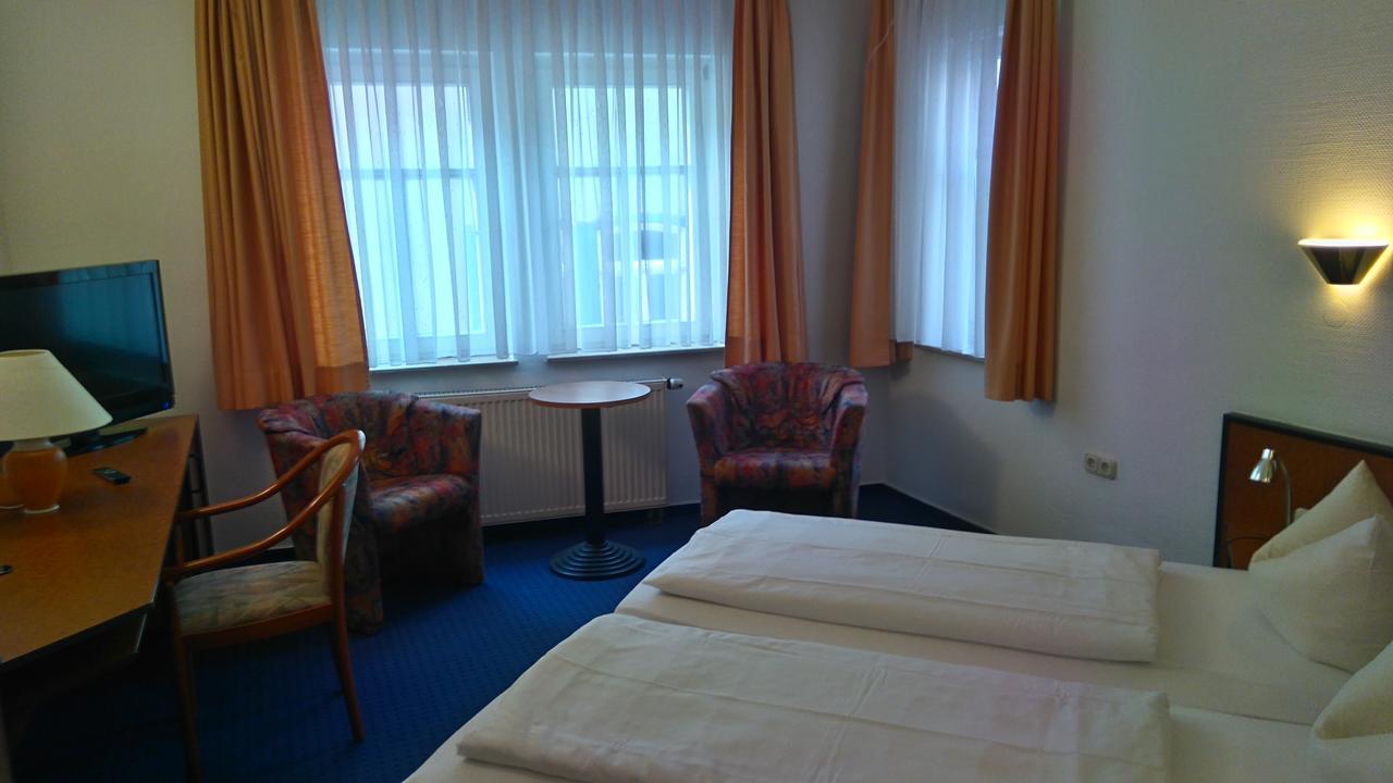 Hotel Loewensteiner Hof Haus Am Neuplatz Wertheim Exteriör bild